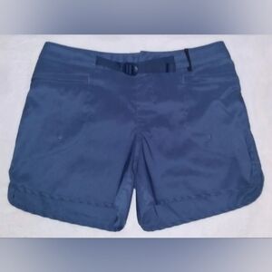 HELLY HANSEN ladies MEDIUM blue shorts. UPF 50